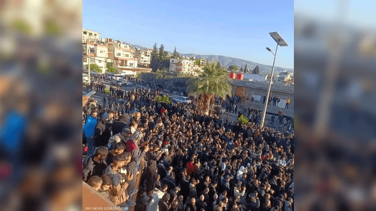 "شێخی عەلەوییەکان" خەڵکی لازقییەی هێنایە سەرشەقامەکان