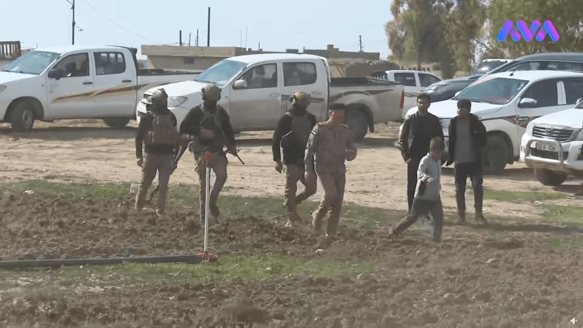 لە گوندی شەناغەی کەرکووک سوپای عێراق ڕێگری لە کێڵانی زەوی جووتیارانی کورد دەکات