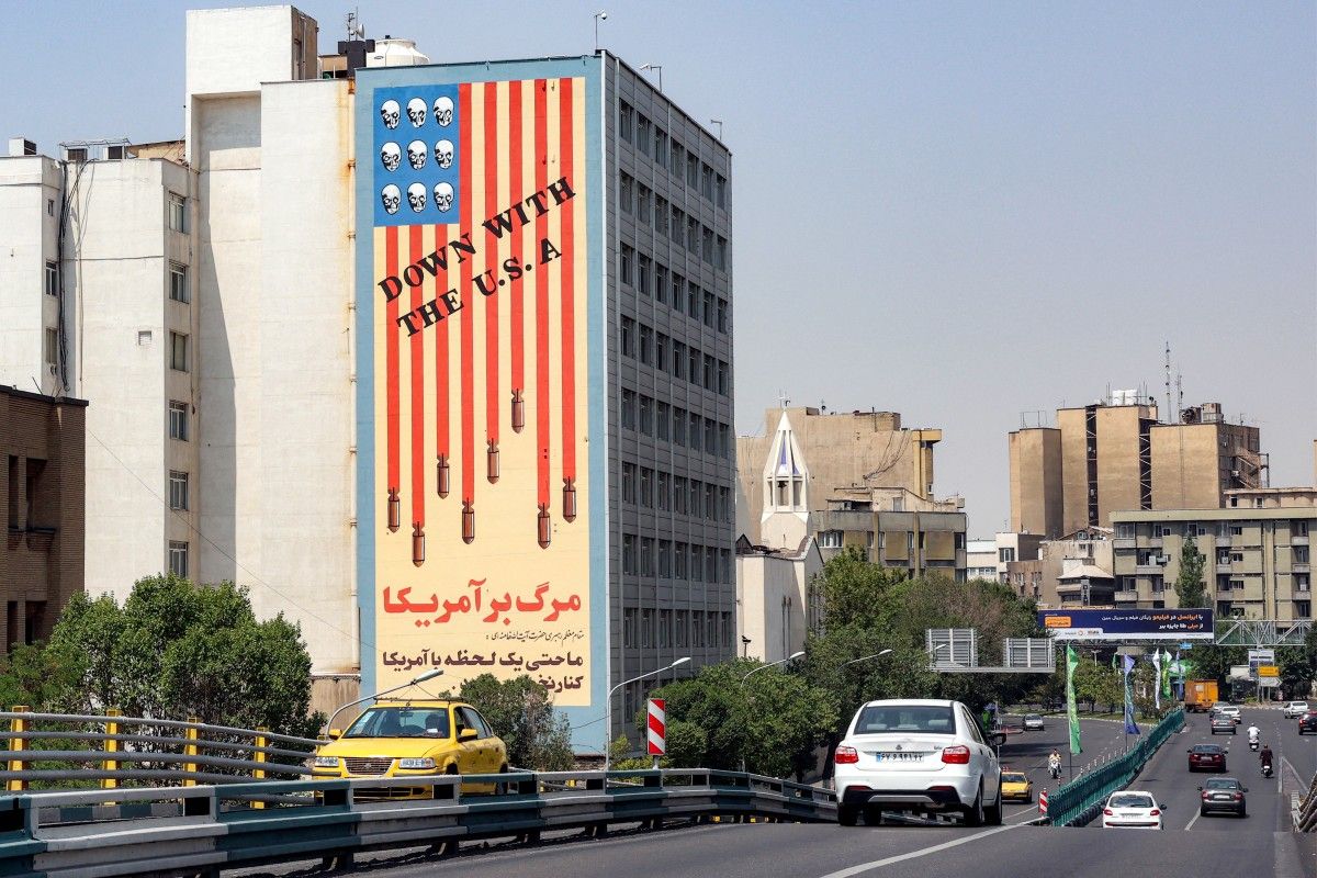 وەزارەتی دەرەوەی ئەمریکا بۆ هاووڵاتیانی: بەزوویی خاکی ئێران جێبهێڵن