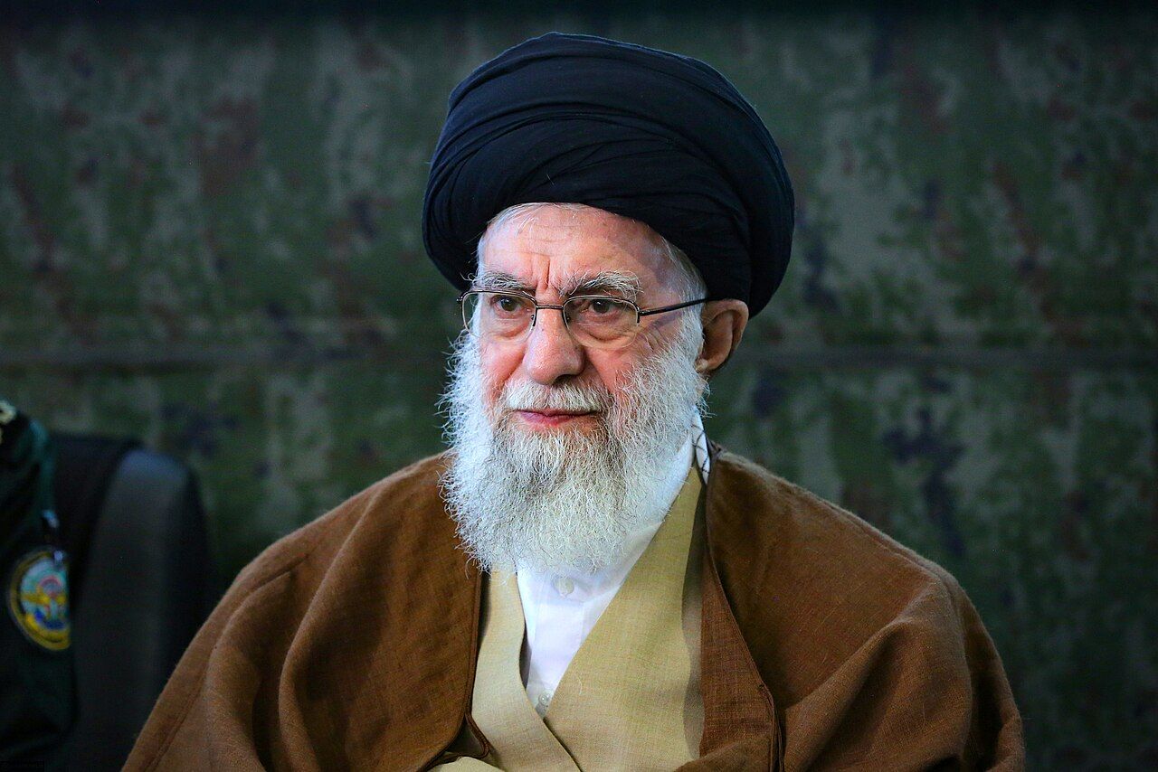 پەیامێک لە خامنییەوە بۆ ئیسرائیل و ئەمریکا