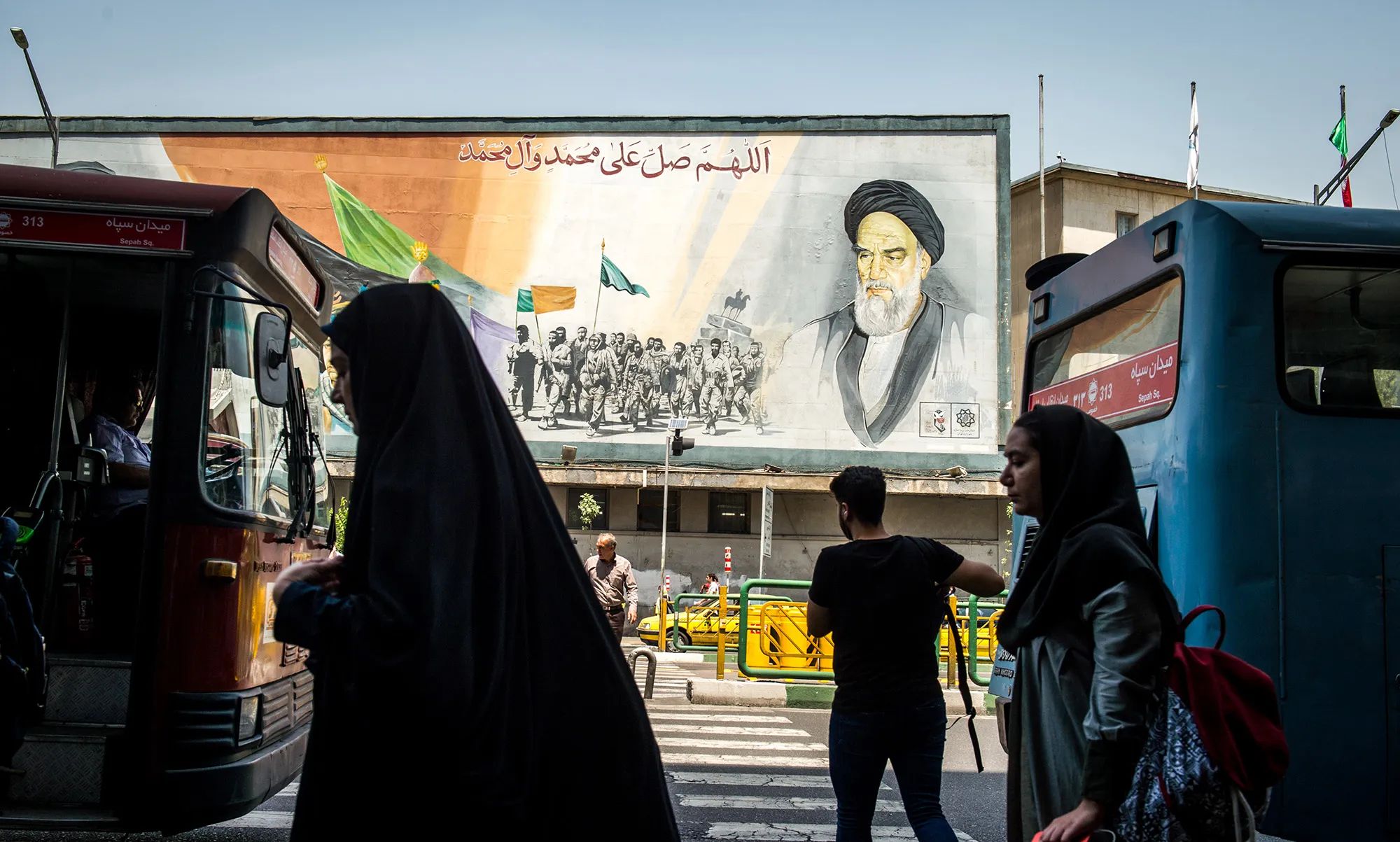 بەهۆی دۆخی ئەمنی دەسەڵاتی کارکردنی فەرمانبەران لە دوورەوە درا بە پارێزگارەکان