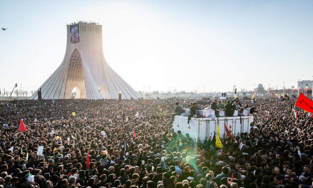 ئێران پرسە بۆ فەرماندە باڵا و زانا کوژراوەکانی دادەنێت