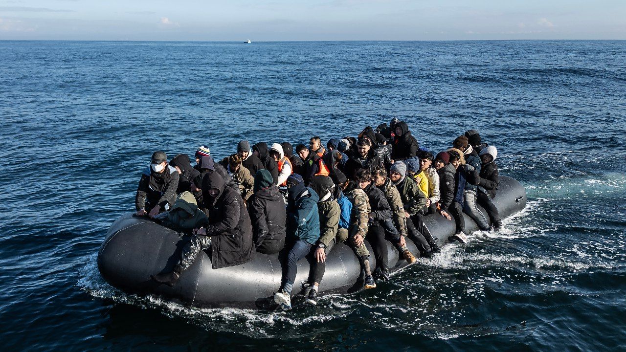 یەختێکی کۆچبەران لە ئاوی سێ پەنجەوە لە مەترسیدایە