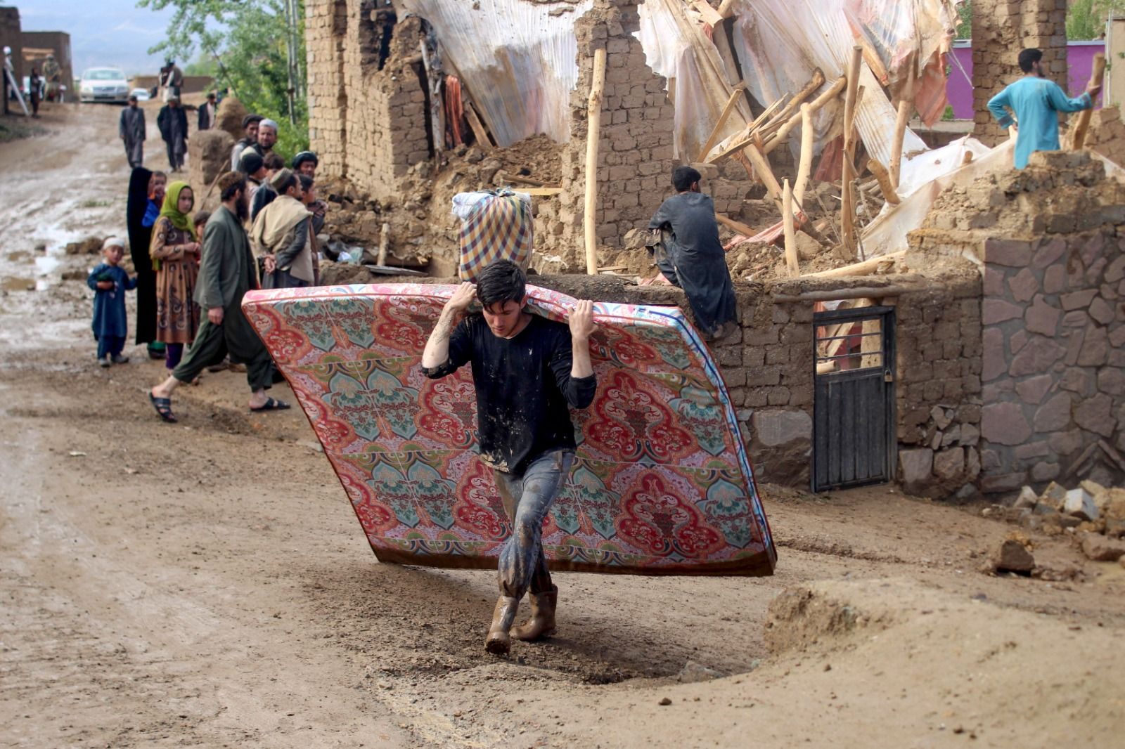 ئەفغانستان.. بە هۆی شەپۆلێکی بارانبارینەوە دەیان کەس گیانیان لەدەست دا